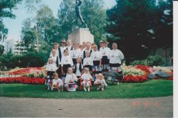 Vapaudenpuistossa 001.jpg